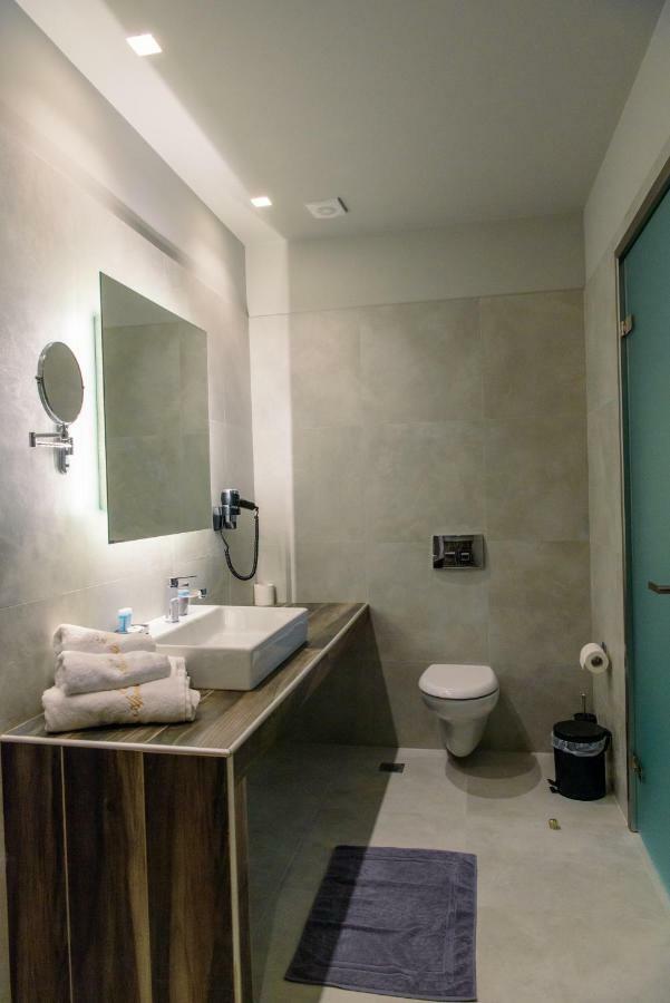 Eva Apartments Пірей Екстер'єр фото