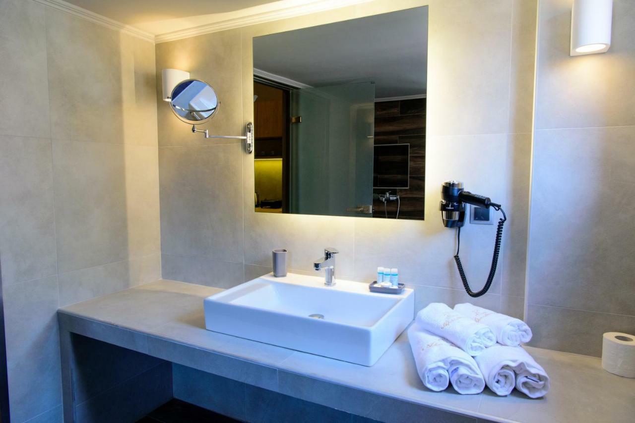 Eva Apartments Пірей Екстер'єр фото