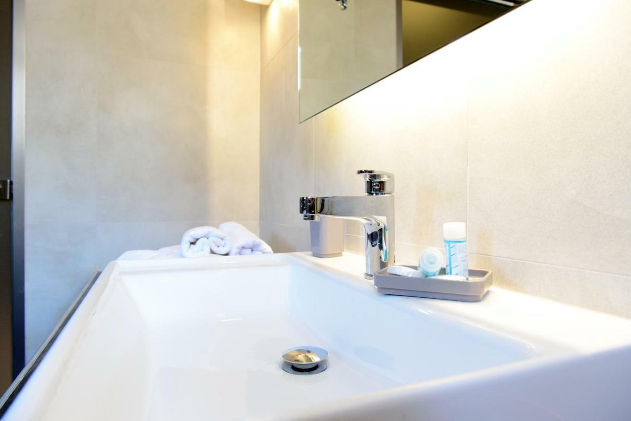 Eva Apartments Пірей Екстер'єр фото